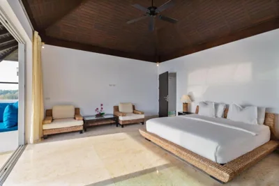 Villa mit fünf Schlafzimmern, Meerblick und privatem Pool — Surin Heights Villa